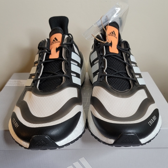 Womens Adidas Ultraboost 22 COLD.RDY 2.0 Running Shoes - Picture 3 of 6